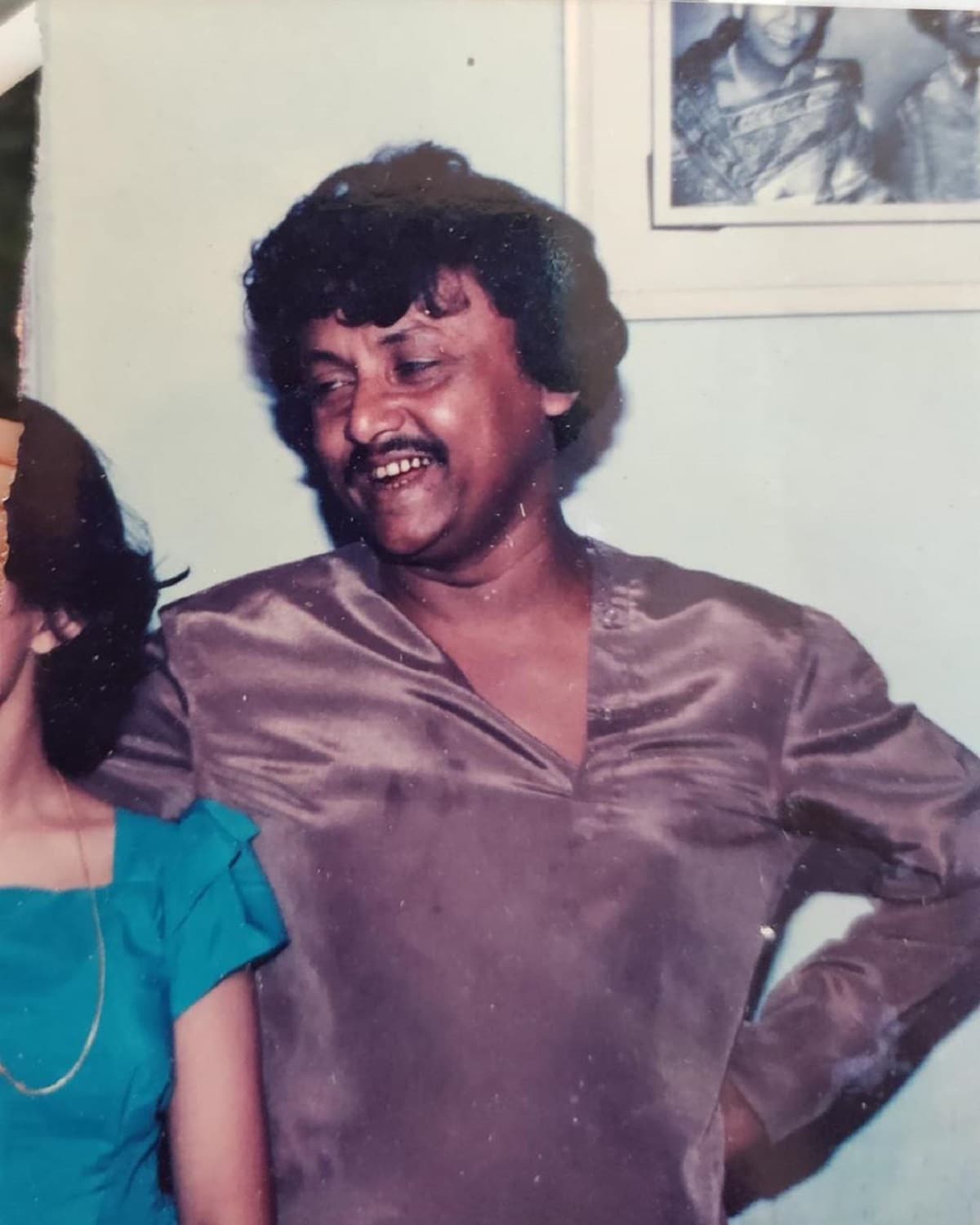•শক্তি ঠাকুর একাধারে ছিলেন অভিনেতা এবং সঙ্গীত শিল্পীও৷ উৎপত্ত দত্ত, বিকাশ রায়ের মতো অভিনেতাদের সঙ্গে দাপিয়ে অভিনয় করে গিয়েছেন তিনি৷ তাই তো ছোট মেলে লিখেছেন যে, তাঁর বাবা বহুগুণের অধিকারী ছিলেন৷ •শক্তি ঠাকুর একাধারে ছিলেন অভিনেতা এবং সঙ্গীত শিল্পীও৷ উৎপত্ত দত্ত, বিকাশ রায়ের মতো অভিনেতাদের সঙ্গে দাপিয়ে অভিনয় করে গিয়েছেন তিনি৷ তাই তো ছোট মেলে লিখেছেন যে, তাঁর বাবা বহুগুণের অধিকারী ছিলেন৷