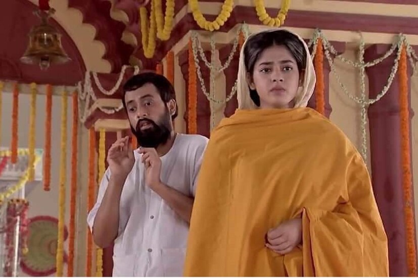 রানি রাসমণি। বাংলা টেলিভিশন জগতের জনপ্রিয় ধারাবাহিকের একটি। রানি রাসমণির সংসার, মেয়ে, জামাই, নাতী, নাত বউদের গল্প নিয়েই এখন মেতে রয়েছে বাঙালি দর্শক। photo source collected