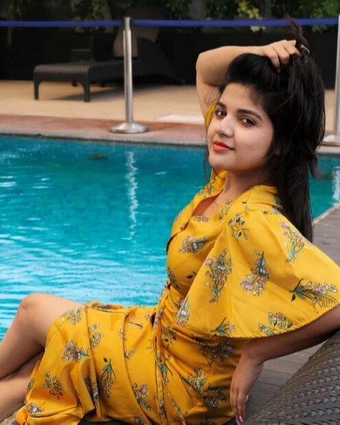 সম্প্রতি সোশ্যাল মিডিয়ায় রনিতার বেশ কয়েকটি ছবি ভাইরাল হয়। এই ছবিগুলো রনিতার ফ্যান পেজ থেকে শেয়ার করা হয়েছে। এ ছাড়াও অন্য একটি পেজ থেকেও শেয়ার হয়েছে ইনস্টাগ্রামে। photo source Instagram 