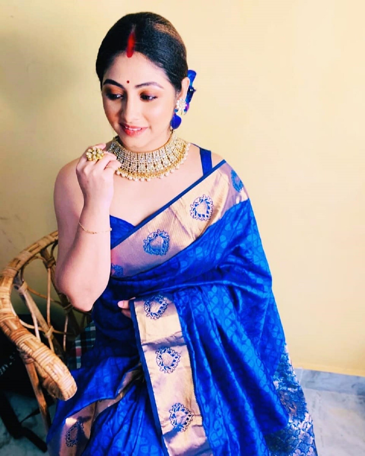 •সুবানের সঙ্গে ৩ বছর হল বিয়ে হয়েছে তিয়াশার৷ আর সেই বিশেষ মুহূর্তকে সাক্ষী রাখতে ধুমধাম করে হল অনুষ্ঠান৷ যার ছবি উঠে এল সোশ্যাল মিডিয়ায়৷ •সুবানের সঙ্গে ৩ বছর হল বিয়ে হয়েছে তিয়াশার৷ আর সেই বিশেষ মুহূর্তকে সাক্ষী রাখতে ধুমধাম করে হল অনুষ্ঠান৷ যার ছবি উঠে এল সোশ্যাল মিডিয়ায়৷