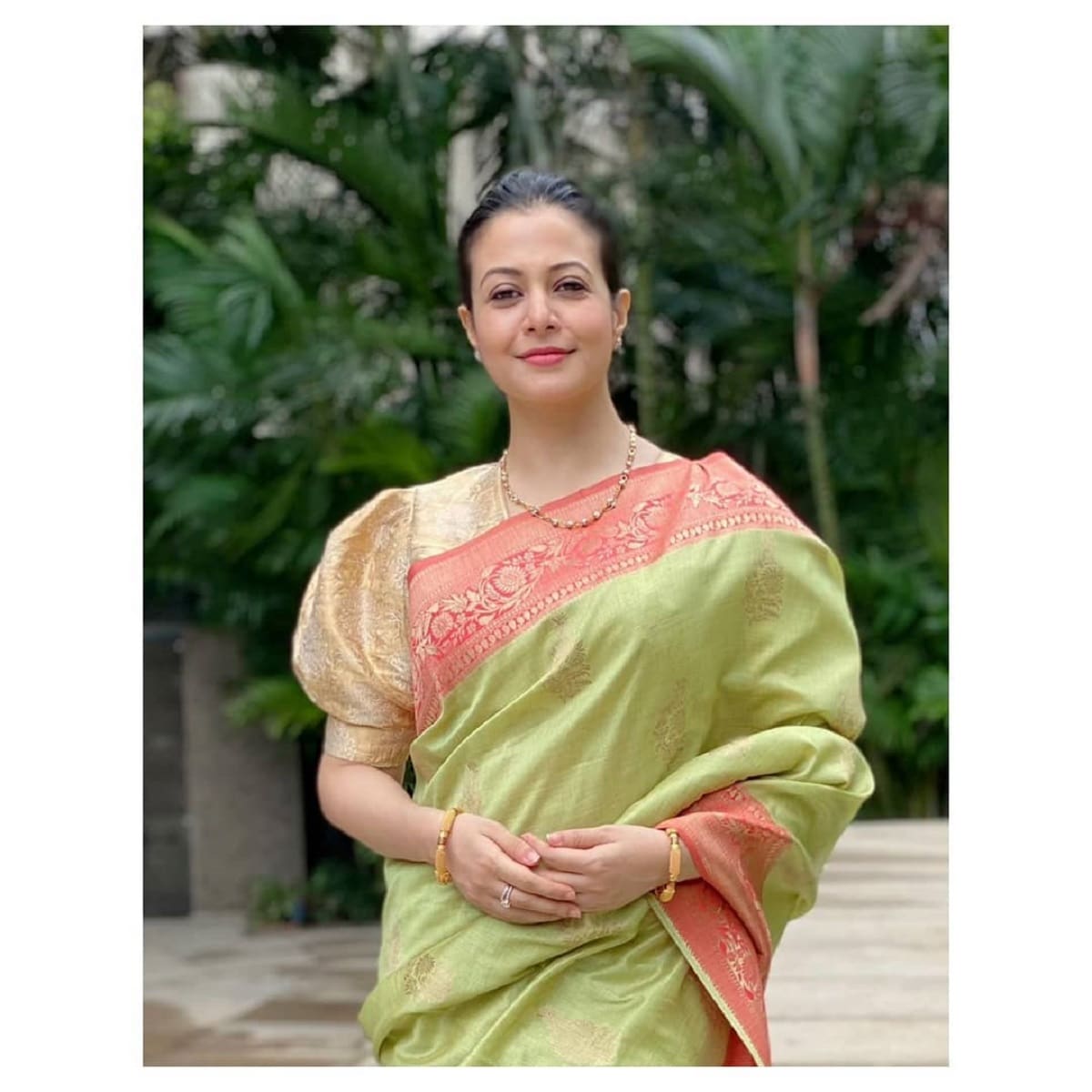 কোয়েল তাঁর ইনস্টাতে আজ ছেলে ও স্বামীর সঙ্গে একটি ছবি শেয়ার করেছেন। সেখানেই জানিয়েছেন ছেলের নাম। photo source Instagram কোয়েল তাঁর ইনস্টাতে আজ ছেলে ও স্বামীর সঙ্গে একটি ছবি শেয়ার করেছেন। সেখানেই জানিয়েছেন ছেলের নাম। photo source Instagram