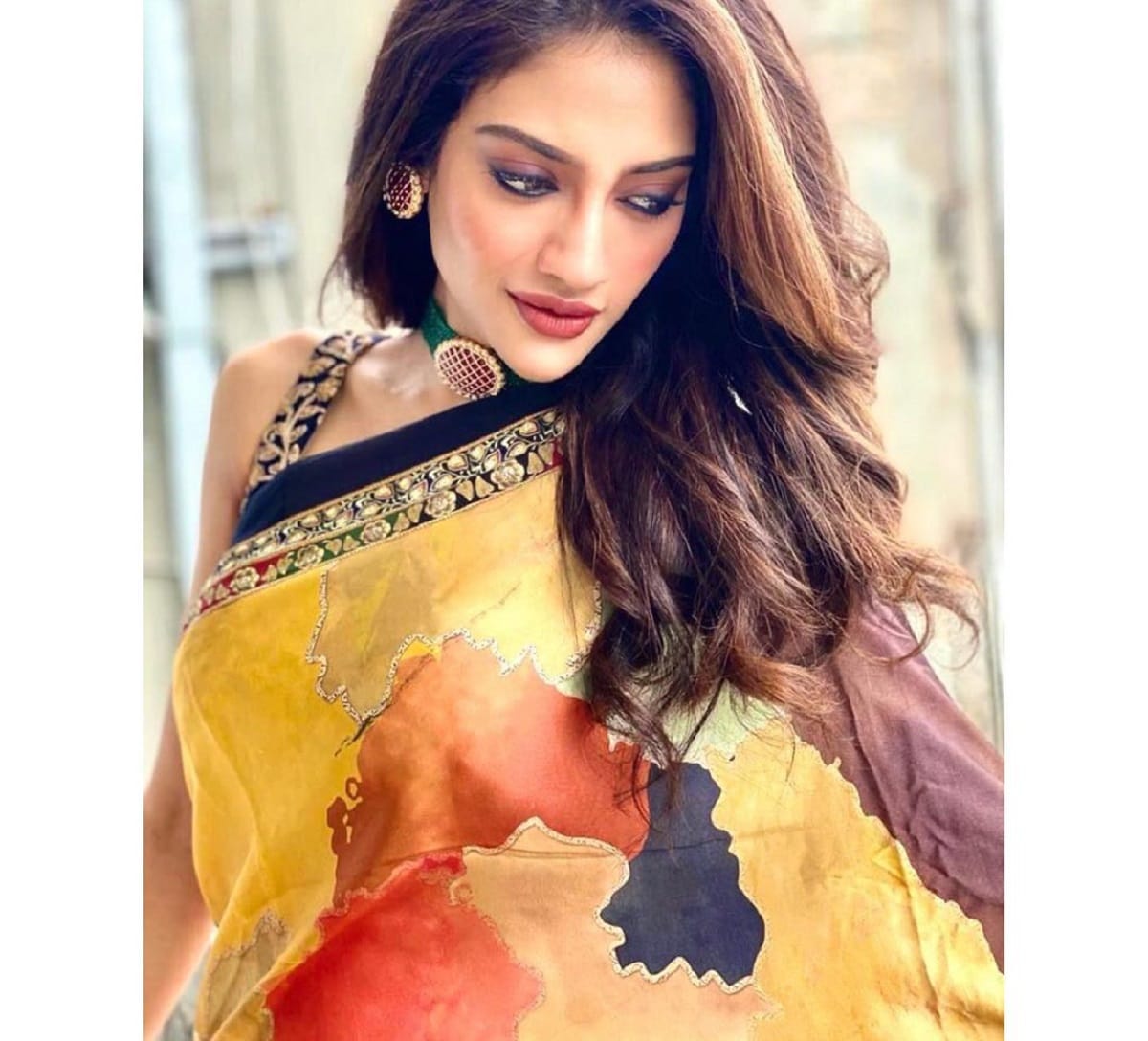 শাড়িতে সপ্তমীর সাজে ধরা দিলেন নুসরত। এই ছবি তিনি পোস্ট করেছেন ইনস্টাগ্রামে। photo source Instagram শাড়িতে সপ্তমীর সাজে ধরা দিলেন নুসরত। এই ছবি তিনি পোস্ট করেছেন ইনস্টাগ্রামে। photo source Instagram