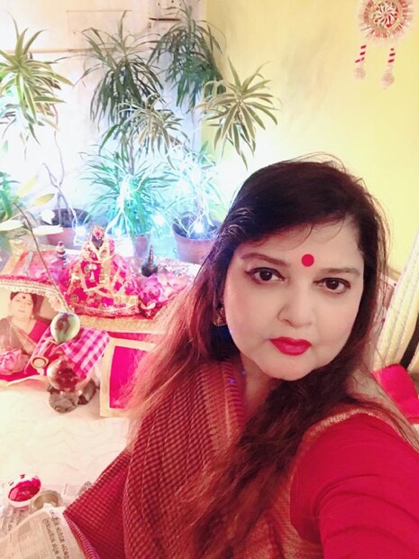 প্রতি বছর বিরাট করে পুজোর আয়োজন করেন পল্লবী। তবে করোনার জন্য এই বছর হয়নি কোনওরকম আড়ম্বর।