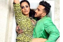 এক লাফে গর্ভবতী ! ৩৯ বছর বয়সে মা হচ্ছেন অনিতা ! অভিনব কৌশলে জানালেন সুখবর ! এক লাফে গর্ভবতী ! ৩৯ বছর বয়সে মা হচ্ছেন অনিতা ! অভিনব কৌশলে জানালেন সুখবর !
