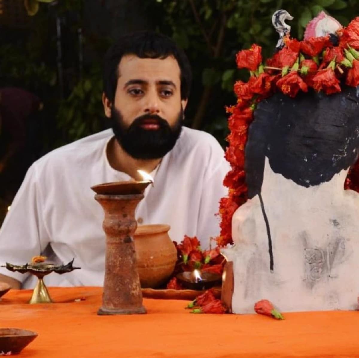 আর সেই জন্যই টেলিভিশনের সব ধারাবহিককে পিঁছনে ফেলে দিয়ে টিআরপি দৌড়ে সব থেকে এগিয়ে 'রানি রাসমণি'। photo source collected আর সেই জন্যই টেলিভিশনের সব ধারাবহিককে পিঁছনে ফেলে দিয়ে টিআরপি দৌড়ে সব থেকে এগিয়ে 'রানি রাসমণি'। photo source collected