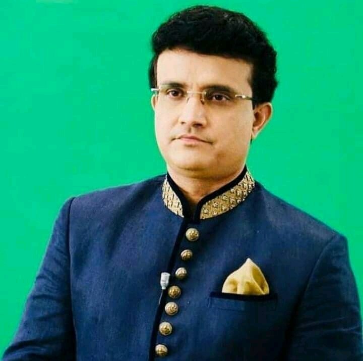 আইপিএল উদ্বোধনের সময় হাজির হয়েছিলেন আবুধাবিতে। টুনামেন্ট শুরুর আগে খতিয়ে দেখেছিলেন সমস্ত প্রস্তুতি। দুবাই, আবুধাবি, শারজা সব জায়গাতেই ঘুরে দেখেন বিসিসিআই প্রেসিডেন্ট। জৈব সুরক্ষা বলয় থেকে টুর্নামেন্ট সংক্রান্ত সমস্ত প্রটোকল অক্ষর অক্ষরে পালন হচ্ছে কিনা তা খতিয়ে দেখে এসেছেন সৌরভ। এমিরেটস ক্রিকেট বোর্ডের সঙ্গে বৈঠকের পর একটি মৌ স্বাক্ষর হয়েছে। তারপর থেকেই জল্পনা, আগামী বছর ভারত ও ইংল্যান্ড দ্বিপাক্ষিক সিরিজ হতে পারে সংযুক্ত আরব আমিরশাহিতে। আইপিএল উদ্বোধনের সময় হাজির হয়েছিলেন আবুধাবিতে। টুনামেন্ট শুরুর আগে খতিয়ে দেখেছিলেন সমস্ত প্রস্তুতি। দুবাই, আবুধাবি, শারজা সব জায়গাতেই ঘুরে দেখেন বিসিসিআই প্রেসিডেন্ট। জৈব সুরক্ষা বলয় থেকে টুর্নামেন্ট সংক্রান্ত সমস্ত প্রটোকল অক্ষর অক্ষরে পালন হচ্ছে কিনা তা খতিয়ে দেখে এসেছেন সৌরভ। এমিরেটস ক্রিকেট বোর্ডের সঙ্গে বৈঠকের পর একটি মৌ স্বাক্ষর হয়েছে। তারপর থেকেই জল্পনা, আগামী বছর ভারত ও ইংল্যান্ড দ্বিপাক্ষিক সিরিজ হতে পারে সংযুক্ত আরব আমিরশাহিতে।
