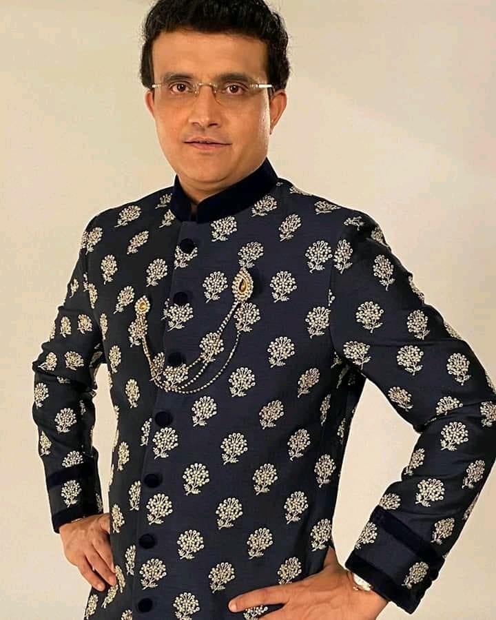 তাহলে কি বাঙালির প্রিয় উৎসবে শহরে থাকবেন না সৌরভ ? কারণ পুজোর মধ্যেও আইপিএল চলবে। একেবারে টুর্নামেন্ট শেষ করেই কি ফিরবেন? তবে সৌরভ ফ্যানদের চিন্তা নেই। পুজো শুরুর আগেই কলকাতায় ফিরে আসবেন দাদা। দিন সাতেকের জন্য আইপিএল দেখতে যাচ্ছেন বিসিসিআই প্রেসিডেন্ট। পুজোর সময় কলকাতাতেই থাকার কথা সৌরভের। তাহলে কি বাঙালির প্রিয় উৎসবে শহরে থাকবেন না সৌরভ ? কারণ পুজোর মধ্যেও আইপিএল চলবে। একেবারে টুর্নামেন্ট শেষ করেই কি ফিরবেন? তবে সৌরভ ফ্যানদের চিন্তা নেই। পুজো শুরুর আগেই কলকাতায় ফিরে আসবেন দাদা। দিন সাতেকের জন্য আইপিএল দেখতে যাচ্ছেন বিসিসিআই প্রেসিডেন্ট। পুজোর সময় কলকাতাতেই থাকার কথা সৌরভের।