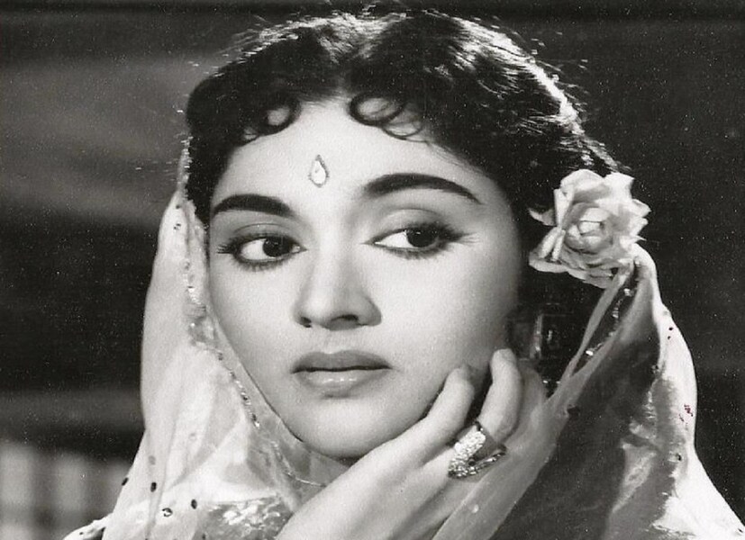 ১৯৫৪ সালে বৈজন্তি মালাকে প্রথম দেখা গিয়েছিল 'নাগিন' চরিত্রে অভিনয় করতে। এবার পরিচালক নিখিল দ্বিবেদির পরিচালনায় 'নাগিন' চরিত্রে অভিনয় করবেন শ্রদ্ধা কাপুর।  photo source collected