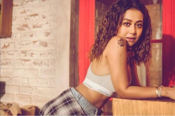 অবসাদে ভুগছেন নেহা কক্কর ! বিয়ে ঠিক হয়ে গেলেও প্রাক্তন প্রেমিককে ভুলতে পারছেন না