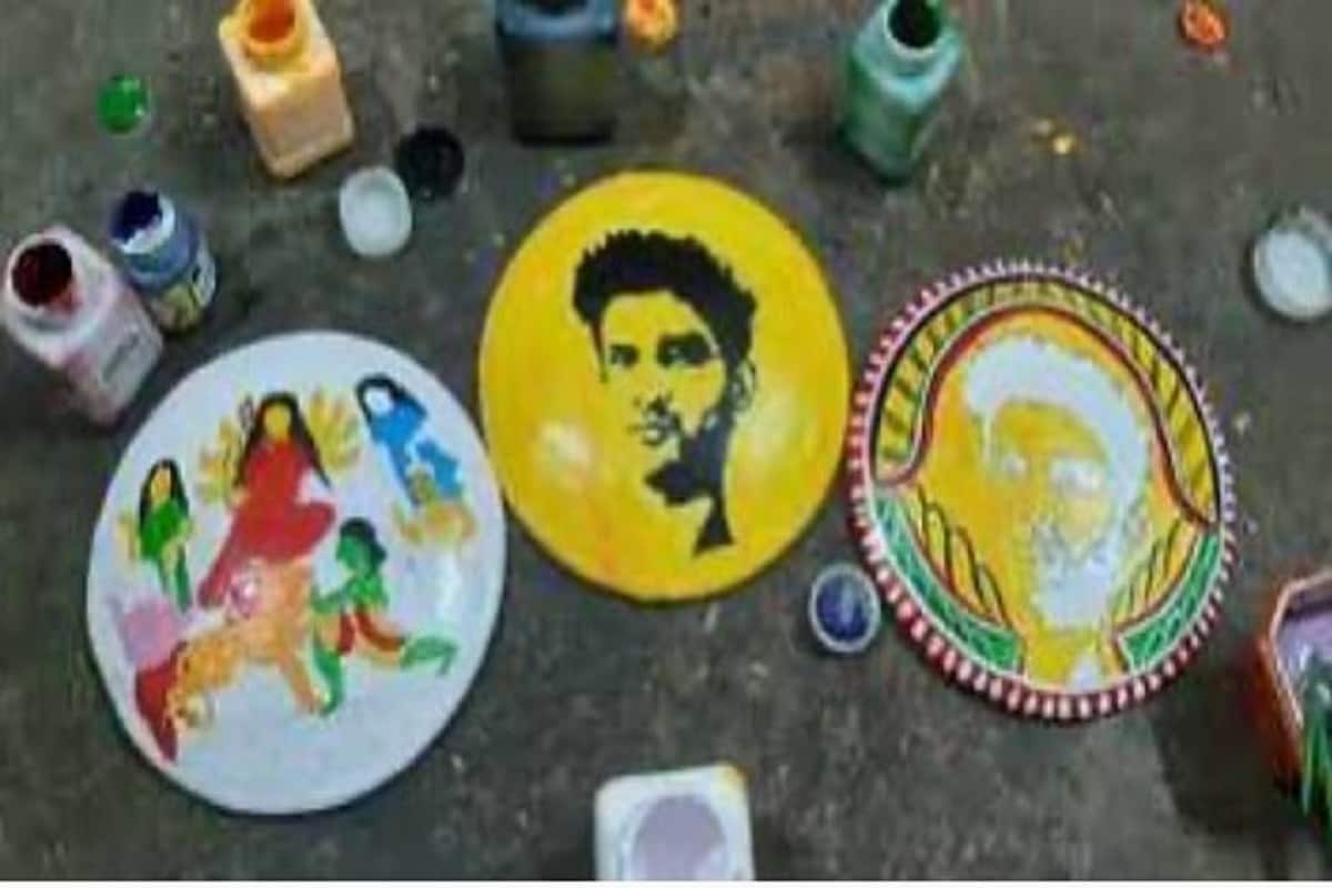 এবার সুশান্ত সিং রাজপুতের ছোঁয়া বাঙালির সবচেয়ে বড় উৎসব দুর্গা পুজোয়। কলকাতায় তিনি এলেন কার্তিকের বেশে। photo source collected এবার সুশান্ত সিং রাজপুতের ছোঁয়া বাঙালির সবচেয়ে বড় উৎসব দুর্গা পুজোয়। কলকাতায় তিনি এলেন কার্তিকের বেশে। photo source collected
