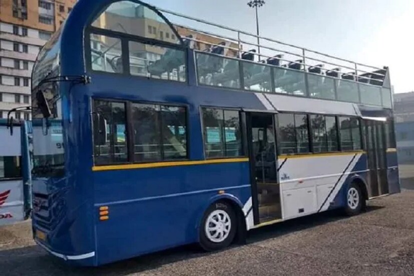 তথ্য বলছে কলকাতায় প্রথম দোতলা বাস চলে ১৯২৬ সাল নাগাদ। বাস চলত কালীঘাট থেকে শ্যামবাজার পর্যন্ত।