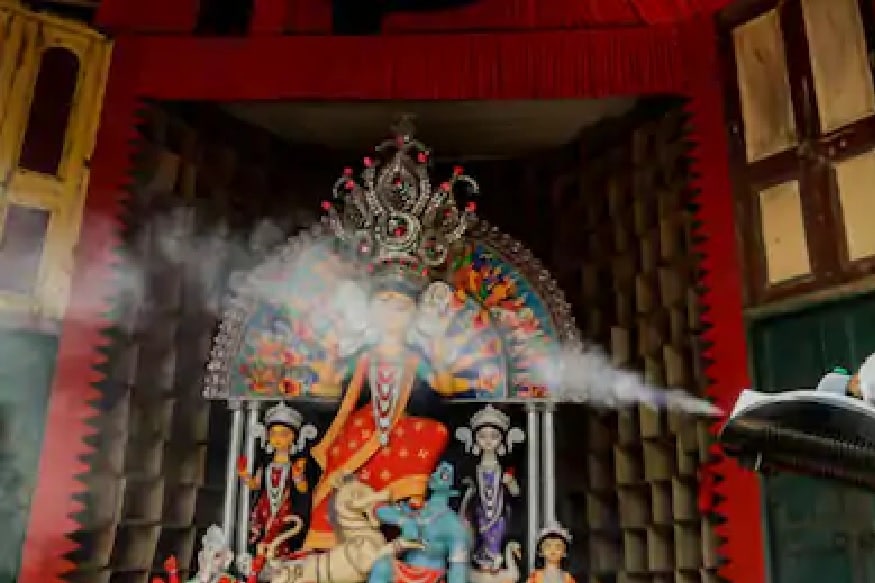 করোনা পরিস্থিতিতে সংক্রমণ নিয়ন্ত্রণে রাখতে আদালত জানায়, ছোট বড় সমস্ত মন্ডপেই সাধারণ দর্শনার্থীদের জন্য নো এন্ট্রি ৷ মণ্ডপের বাইরে ঝোলাতে হবে নো এন্ট্রি বোর্ড ৷ প্যান্ডেল থাকবে দর্শকশূন্য ৷ করোনা পরিস্থিতিতে সংক্রমণ নিয়ন্ত্রণে রাখতে আদালত জানায়, ছোট বড় সমস্ত মন্ডপেই সাধারণ দর্শনার্থীদের জন্য নো এন্ট্রি ৷ মণ্ডপের বাইরে ঝোলাতে হবে নো এন্ট্রি বোর্ড ৷ প্যান্ডেল থাকবে দর্শকশূন্য ৷
