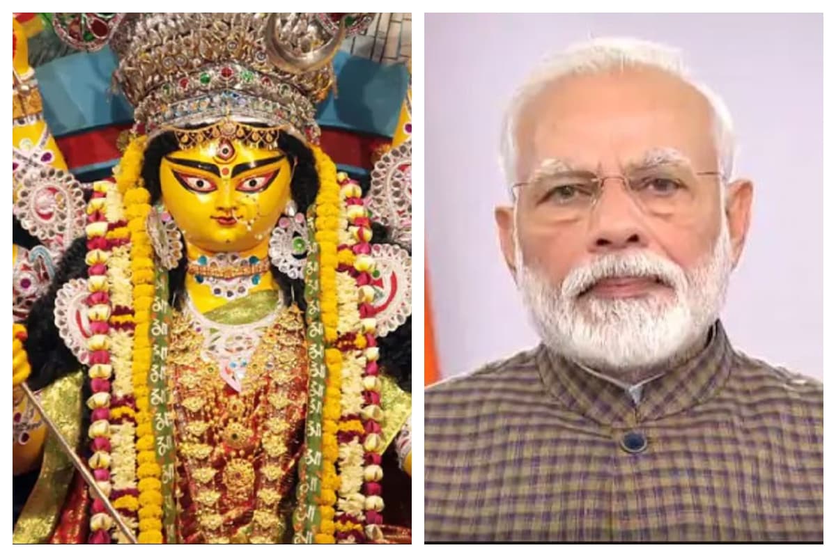 দুর্গা পুজো মণ্ডপে আগে মেলার মতো ভিড় হত৷ কিন্তু এ বছরের ছবিটা সম্পূর্ণ অন্যরকম৷ কারণ মানুষ সংযমী হয়েছেন, ধৈর্যের পরীক্ষায় জয়ী হয়েছেন৷ তাই করোনার বিরুদ্ধে লড়াইতেও জয় সুনিশ্চিত বলে দাবি করলেন প্রধানমন্ত্রী নরেন্দ্র মোদি৷ এ দিন দেশবাসীকে বিজয়া দশমী এবংদশেরার শুভেচ্ছা জানিয়ে মন কি বাত-এ একথাই বললেন প্রধানমন্ত্রী৷Photo-File দুর্গা পুজো মণ্ডপে আগে মেলার মতো ভিড় হত৷ কিন্তু এ বছরের ছবিটা সম্পূর্ণ অন্যরকম৷ কারণ মানুষ সংযমী হয়েছেন, ধৈর্যের পরীক্ষায় জয়ী হয়েছেন৷ তাই করোনার বিরুদ্ধে লড়াইতেও জয় সুনিশ্চিত বলে দাবি করলেন প্রধানমন্ত্রী নরেন্দ্র মোদি৷ এ দিন দেশবাসীকে বিজয়া দশমী এবংদশেরার শুভেচ্ছা জানিয়ে মন কি বাত-এ একথাই বললেন প্রধানমন্ত্রী৷Photo-File