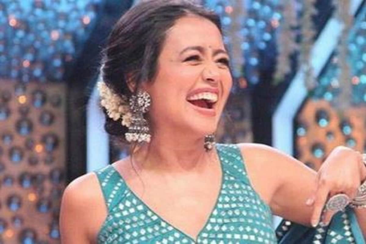 গোট ইন্ডাস্ট্রিতে রটে গিয়েছিল উদিত নারায়ণের ছেলে আদিত্য নারায়ণের সঙ্গেই নাকি বিয়ে হতে চলেছে নেহা কক্করের ! এমনকী, রিয়ালিটি শো-তে এসে নেহার সঙ্গে বিয়ের কথা নিজেই স্বীকার করেছিলেন আদিত্য ও তাঁর বাবা উদিত ! রিয়ালিটি শোতেই গলায় মালা পরিয়ে নেহা ও আদি মোটামুটি বিয়ের মহড়াও করে ফেলেছিলেন ৷ গোট ইন্ডাস্ট্রিতে রটে গিয়েছিল উদিত নারায়ণের ছেলে আদিত্য নারায়ণের সঙ্গেই নাকি বিয়ে হতে চলেছে নেহা কক্করের ! এমনকী, রিয়ালিটি শো-তে এসে নেহার সঙ্গে বিয়ের কথা নিজেই স্বীকার করেছিলেন আদিত্য ও তাঁর বাবা উদিত ! রিয়ালিটি শোতেই গলায় মালা পরিয়ে নেহা ও আদি মোটামুটি বিয়ের মহড়াও করে ফেলেছিলেন ৷