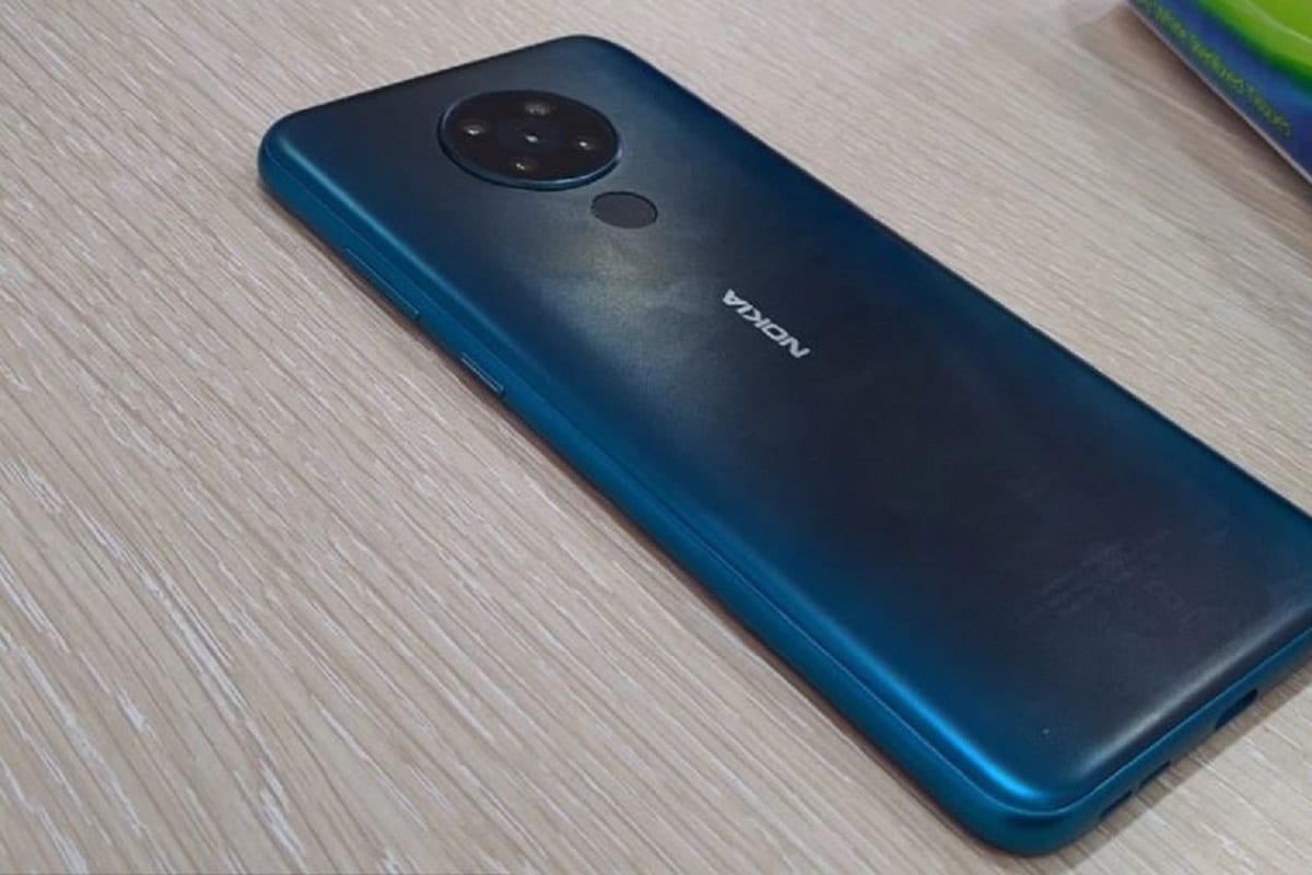•NOKIA 5.3এই ফোনের দাম ১৩,৯৯৯ টাকা। তবে Amazon সেলে পাওয়া যাচ্ছে ১২,৯৯৯ টাকায়। ৪০০০ mAh ব্যাটারি, কোয়াড রেয়ার ক্যামেরা সেটআপের পাশাপাশি এই ফোনে থাকছে কোয়ালকম স্ন্যাপড্রাগন ৬৬৫ SoC। বাজাজ ফিনান্স কার্ড থাকলে পাওয়া যাচ্ছে তিন মাসের নো কস্ট EMI সুবিধা। পাশাপাশি AU ব্যাঙ্ক ও HSBC ব্যাঙ্কে যথাক্রমে ১০ ও ৫ শতাংশ ছাড় পাওয়া যাচ্ছে। এ ছাড়াও Amazon প্রাইম মেম্বাররা ICICI ব্যাঙ্কের ক্রেডিট কার্ড ব্যবহার করে এই ফোন কিনতে গিয়ে পাচ্ছেন ৫ শতাংশ পর্যন্ত ছাড়। থাকছে ১০,৮০০ টাকা পর্যন্ত এক্সচেঞ্জ অফারও। •NOKIA 5.3এই ফোনের দাম ১৩,৯৯৯ টাকা। তবে Amazon সেলে পাওয়া যাচ্ছে ১২,৯৯৯ টাকায়। ৪০০০ mAh ব্যাটারি, কোয়াড রেয়ার ক্যামেরা সেটআপের পাশাপাশি এই ফোনে থাকছে কোয়ালকম স্ন্যাপড্রাগন ৬৬৫ SoC। বাজাজ ফিনান্স কার্ড থাকলে পাওয়া যাচ্ছে তিন মাসের নো কস্ট EMI সুবিধা। পাশাপাশি AU ব্যাঙ্ক ও HSBC ব্যাঙ্কে যথাক্রমে ১০ ও ৫ শতাংশ ছাড় পাওয়া যাচ্ছে। এ ছাড়াও Amazon প্রাইম মেম্বাররা ICICI ব্যাঙ্কের ক্রেডিট কার্ড ব্যবহার করে এই ফোন কিনতে গিয়ে পাচ্ছেন ৫ শতাংশ পর্যন্ত ছাড়। থাকছে ১০,৮০০ টাকা পর্যন্ত এক্সচেঞ্জ অফারও।
