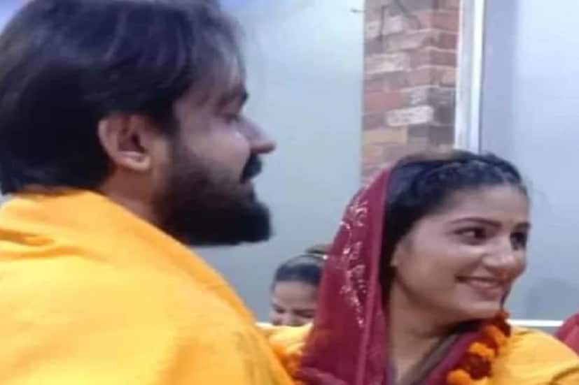 বিগত বেশ কিছু সময় ধরে স্বপ্না চৌধুরি হরিয়ানার বব্বু মান বীর সাহুর সঙ্গে থাকতেন ৷ আজ তাঁদের গরে ফুটফুটে সন্তান এসেছে ৷ (Photo: News18).
