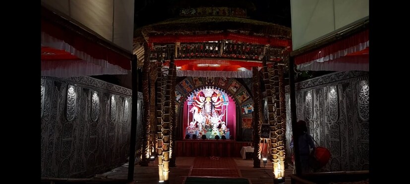 *পুজো কমিটির কর্মকর্তাদের মোঃতে, সো প্রতিকূলতাকে নস্যাৎ করে উৎসবের মুখরতায়, মাতৃশক্তির আরাধনায় মানুষ চোয়াল শক্ত করেছেন, করোনা মহামারীকে প্রতিহত করার প্রতিজ্ঞায়। সেরকমই প্রান্তিক কিছু মানুষের পাশে থাকার উদ্দেশ্য নিয়ে তাদের এবারে দায়বদ্ধতার পুজো।