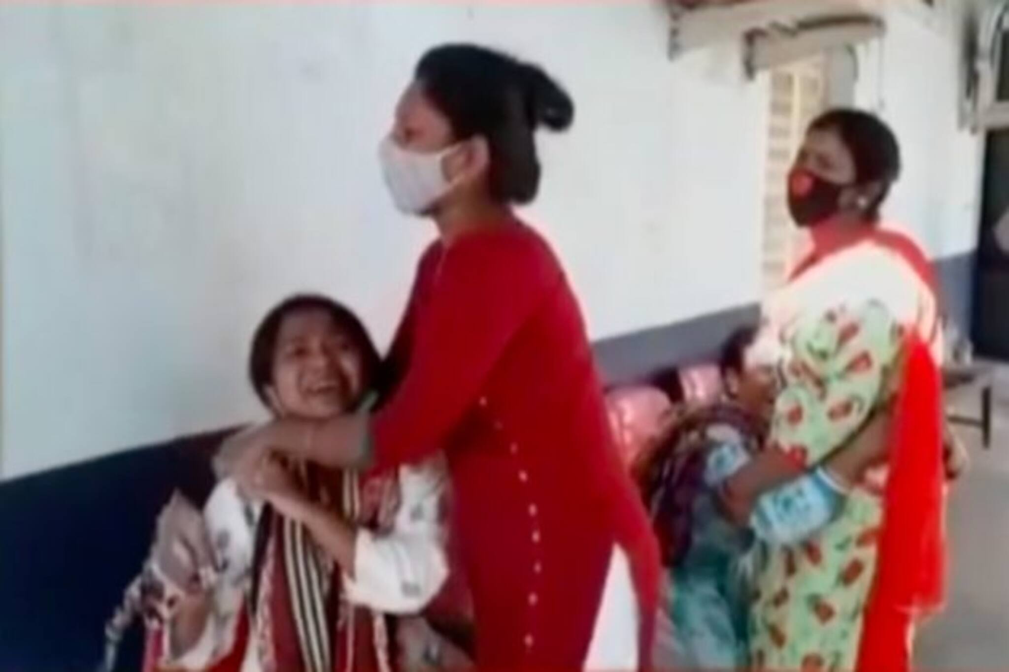 ত্রিকোণ প্রেমের জের! বৈদ্যবাটীতে প্লাস্টিকের প্যাকেট থেকে উদ্ধার প্রেমিকের টুকরো টুকরো দেহ