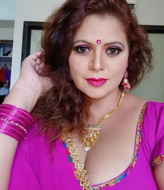 সেমি পর্ন ওয়েব সিরিজে চুটিয়ে অভিনয় করেছেন স্বপ্না৷ সেগুলি হল স্বপ্না ভাবি, তাঁক ঝাঁক, লাভ লাস্ট ড্রামা, স্বপ্না কে আঙ্গুর , বস৷ সেলুলয়েডে বোল্ড আন্দাজের পাশাপাশি ঝাঁঝালো বক্তব্যের জন্যেও তিনি দারুণ পপুলার৷ তিনি একাধিকবার অভিযোগ করেছেন নির্দেশকরা তাঁকে ধোঁকা দিয়েছেন৷Photo Courtesy- sapnasappuofficial/Instagram
