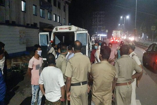অ্যাম্বুলেন্সের দাদাগিরি নিচ্ছে প্রাণ।