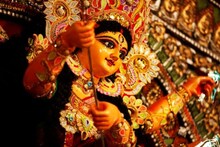 বীরভূমে দুর্গাপুজো হচ্ছে এবার নমো নমো করে! প্রবল অর্থ সমস্যায় ডেকোরেটররা
