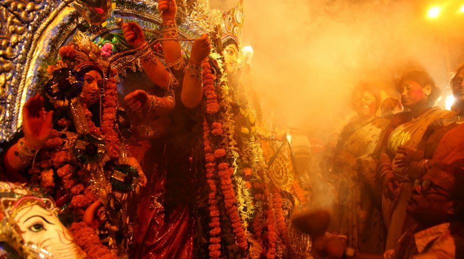 • বারবেলানুরোধে সকাল ৮টা ৩০ মিনিট ২৮ সেকেন্ডের মধ্যে দুর্গাদেবীর নবপত্রিকা প্রবেশ, স্থাপন, সপ্তম্যাদিকল্পারাম্ভ ও সপ্তমী বিহিত পুজো। • বারবেলানুরোধে সকাল ৮টা ৩০ মিনিট ২৮ সেকেন্ডের মধ্যে দুর্গাদেবীর নবপত্রিকা প্রবেশ, স্থাপন, সপ্তম্যাদিকল্পারাম্ভ ও সপ্তমী বিহিত পুজো।