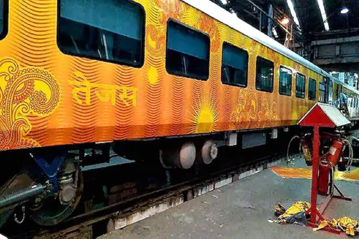 রবিবারই সমস্ত হাইস্পিড ট্রেনগুলিকে এসি করার সিদ্ধান্ত জানানো পাশাপাশি রেল আধিকারিক ডি জে নারায়ণ আরও জানান, এর জন্য খুব বেশি অতিরিক্ত খরচও দিতে হবে না যাত্রীদের। যাত্রীদের ব্যয়ক্ষমতার কথা মাথায় রেখেই এসি কোচের টিকিটভাড়া ধার্য হবে। রবিবারই সমস্ত হাইস্পিড ট্রেনগুলিকে এসি করার সিদ্ধান্ত জানানো পাশাপাশি রেল আধিকারিক ডি জে নারায়ণ আরও জানান, এর জন্য খুব বেশি অতিরিক্ত খরচও দিতে হবে না যাত্রীদের। যাত্রীদের ব্যয়ক্ষমতার কথা মাথায় রেখেই এসি কোচের টিকিটভাড়া ধার্য হবে।