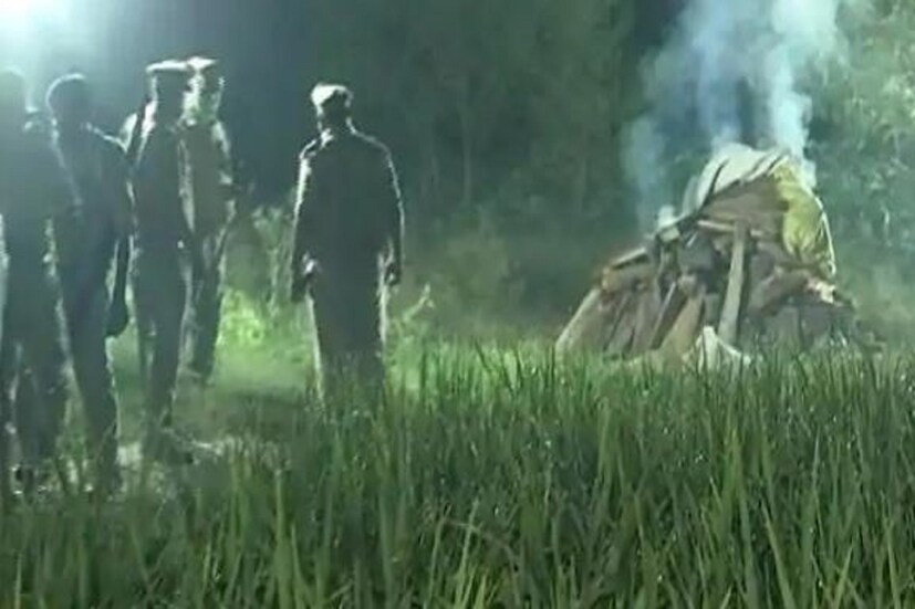 •মঙ্গলবারই হাতরস গণধর্ষণ কাণ্ডকে শিউরে ওঠার মতো ঘটনা বলে মন্তব্য করেছে শীর্ষ আদালত৷ সাক্ষীদের পুলিশি নিরাপত্তা দেওয়ার জন্যও উত্তর প্রদেশ সরকারকে নির্দেশ দিয়েছেন প্রধান বিচারপতি শরদ অরবিন্দ বোবদে৷ যার ফলে আরও চাপে পড়েছে যোগী আদিত্যনাথ সরকার৷ 