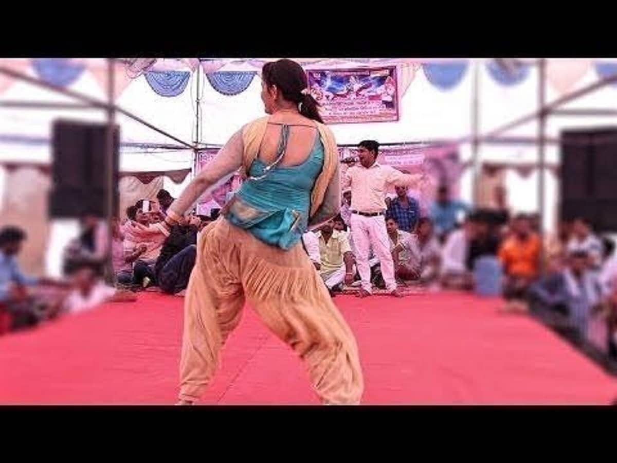 কয়েক দিন ধরে চর্চায় আছেন স্বপ্না। লুকিয়ে বিয়ে এবং সন্তানের জন্ম নিয়ে রহস্য তৈরি করেছেন স্বপ্না। তাঁর স্বামী বীর সাহুও বেশ জনপ্রিয়। তিনিও প্রচুর টাকার মালিক। সোশ্যাল মিডিয়ায় মানুষ প্রশ্ন তুলেছেন, তবে কি টাকার জন্যই বিয়েটা করেছেন স্বপ্না? photo source collected কয়েক দিন ধরে চর্চায় আছেন স্বপ্না। লুকিয়ে বিয়ে এবং সন্তানের জন্ম নিয়ে রহস্য তৈরি করেছেন স্বপ্না। তাঁর স্বামী বীর সাহুও বেশ জনপ্রিয়। তিনিও প্রচুর টাকার মালিক। সোশ্যাল মিডিয়ায় মানুষ প্রশ্ন তুলেছেন, তবে কি টাকার জন্যই বিয়েটা করেছেন স্বপ্না? photo source collected