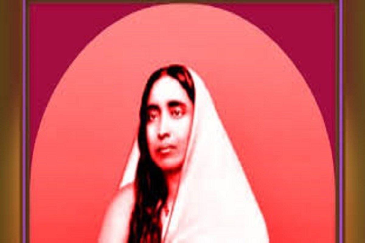 জয়রামবাটির সারদামণি সবার সারদা মা ৷ নারী শিক্ষা থেকে শুরু করে নারীর আত্মমর্যাদার নতুন পাঠ দিয়েছেন ৷ তবে শুধুই নারীই নন তাঁর ছেলেদেরকেও মা সমান ভাবে ভালবেসেছেন ৷ মায়ের কৃপাতেই জীবনের দিশা ফিরে পেয়েছেন সবাই ৷ জয়রামবাটির সারদামণি সবার সারদা মা ৷ নারী শিক্ষা থেকে শুরু করে নারীর আত্মমর্যাদার নতুন পাঠ দিয়েছেন ৷ তবে শুধুই নারীই নন তাঁর ছেলেদেরকেও মা সমান ভাবে ভালবেসেছেন ৷ মায়ের কৃপাতেই জীবনের দিশা ফিরে পেয়েছেন সবাই ৷