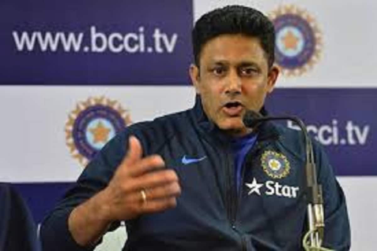 ৬৯ রানে ৪ এবং ৫৯ রানে ৭ উইকেট। শ্রীলঙ্কার বিরুদ্ধে টেস্ট। লখনৌ, ১৯৯৪:এই টেস্টেই প্রথম কুম্বলে এক ম্যাচে দশ বা তার বেশি উইকেট নেন। প্রথম ইনিংসে চারটি এবং দ্বিতীয় ইনিংসে সাতটি উইকেট নিয়ে ভারতকে জেতান অনিল। ম্যান অফ দ্য ম্যাচও হন তিনি। ৬৯ রানে ৪ এবং ৫৯ রানে ৭ উইকেট। শ্রীলঙ্কার বিরুদ্ধে টেস্ট। লখনৌ, ১৯৯৪:এই টেস্টেই প্রথম কুম্বলে এক ম্যাচে দশ বা তার বেশি উইকেট নেন। প্রথম ইনিংসে চারটি এবং দ্বিতীয় ইনিংসে সাতটি উইকেট নিয়ে ভারতকে জেতান অনিল। ম্যান অফ দ্য ম্যাচও হন তিনি।