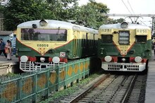 ১৪ দিনের জন্য লোকাল বন্ধ করল রাজ্য, পরিস্থিতি বুঝে পরবর্তী নির্দেশ