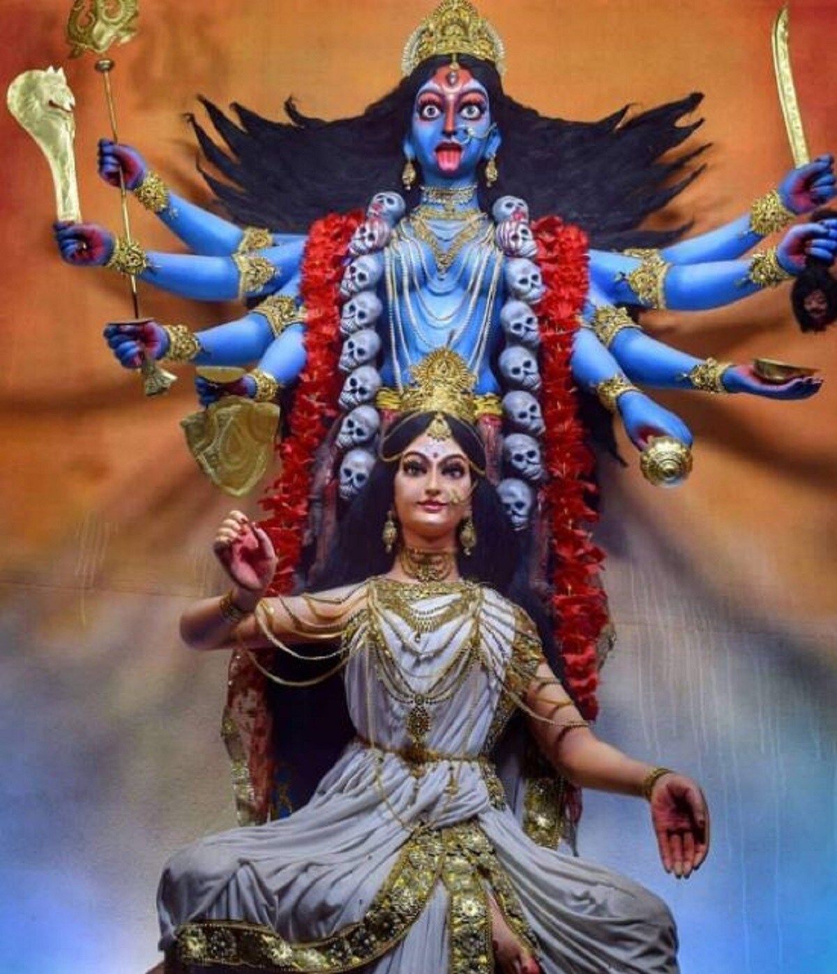 স্থান - কর্নাট, কঙ্গরা, হিমাচল প্রদেশ, ভারত, দেহ খন্ড বা অলঙ্কার - উভয় কর্ণ বা কান। শক্তি – জয়দুর্গা, ভৈরব – অভিরু। স্থান - বক্রেশ্বর, পাপহর নদী তীরে, শিউরী শহর হতে ২৪ কিলোমিটার দুবরাজপুর রেলওয়ে স্টেশন হতে ৭ কিলোমিটার বীরভূম জেলা, পশ্চিমবঙ্গ, ভারত। দেহ খন্ড বা অলঙ্কার - ভ্রুযুগলের মধ্যবর্তী অংশ। শক্তি – মহিষমর্দিনী, ভৈরব – বক্রনাথ। স্থান - যশোরেশ্বরী, ঈশ্বরীপুর, শ্যামনগর, সাতক্ষীরা জেলা, বাংলাদেশ। দেহ খন্ড বা অলঙ্কার - হাতের তালু ও পায়ের পাতা, শক্তি – যশোরেশ্বরী, ভৈরব – চন্দা। স্থান - অট্টহাস গ্রাম, দক্ষিণীদিহি, বর্ধমান জেলা, কাটোয়া রেলওয়ে স্টেশনের নিকট, পশ্চিমবঙ্গ, ভারত, দেহ খন্ড বা অলঙ্কার - ওষ্ঠ বা ঠোঁট, শক্তি – ফুল্লরা, ভৈরব – বিশ্বেশ। স্থান - নন্দিকেশ্বরী মন্দির, সৈন্থিয়া, বীরভূম জেলা, পশ্চিমবঙ্গ, ভারত দেহ খন্ড, অলঙ্কার - গলার হার (অলঙ্কার), শক্তি – নন্দিনী, ভৈরব – নন্দিকেশ্বর। স্থান - হিংলাজ বা হিঙ্গুল, করাচি হতে প্রায় ১২৫ কিলোমিটার উত্তর-পূর্বে, পাকিস্তান মধ্যে। দেহ খন্ড বা অলঙ্কার - ব্রহ্মারন্ধ্র (মস্তিষ্কের অংশ), শক্তি – কোট্টরী, ভৈরব – ভীমলোচন।Photo- Collected স্থান - কর্নাট, কঙ্গরা, হিমাচল প্রদেশ, ভারত, দেহ খন্ড বা অলঙ্কার - উভয় কর্ণ বা কান। শক্তি – জয়দুর্গা, ভৈরব – অভিরু। স্থান - বক্রেশ্বর, পাপহর নদী তীরে, শিউরী শহর হতে ২৪ কিলোমিটার দুবরাজপুর রেলওয়ে স্টেশন হতে ৭ কিলোমিটার বীরভূম জেলা, পশ্চিমবঙ্গ, ভারত। দেহ খন্ড বা অলঙ্কার - ভ্রুযুগলের মধ্যবর্তী অংশ। শক্তি – মহিষমর্দিনী, ভৈরব – বক্রনাথ। স্থান - যশোরেশ্বরী, ঈশ্বরীপুর, শ্যামনগর, সাতক্ষীরা জেলা, বাংলাদেশ। দেহ খন্ড বা অলঙ্কার - হাতের তালু ও পায়ের পাতা, শক্তি – যশোরেশ্বরী, ভৈরব – চন্দা। স্থান - অট্টহাস গ্রাম, দক্ষিণীদিহি, বর্ধমান জেলা, কাটোয়া রেলওয়ে স্টেশনের নিকট, পশ্চিমবঙ্গ, ভারত, দেহ খন্ড বা অলঙ্কার - ওষ্ঠ বা ঠোঁট, শক্তি – ফুল্লরা, ভৈরব – বিশ্বেশ। স্থান - নন্দিকেশ্বরী মন্দির, সৈন্থিয়া, বীরভূম জেলা, পশ্চিমবঙ্গ, ভারত দেহ খন্ড, অলঙ্কার - গলার হার (অলঙ্কার), শক্তি – নন্দিনী, ভৈরব – নন্দিকেশ্বর। স্থান - হিংলাজ বা হিঙ্গুল, করাচি হতে প্রায় ১২৫ কিলোমিটার উত্তর-পূর্বে, পাকিস্তান মধ্যে। দেহ খন্ড বা অলঙ্কার - ব্রহ্মারন্ধ্র (মস্তিষ্কের অংশ), শক্তি – কোট্টরী, ভৈরব – ভীমলোচন।Photo- Collected