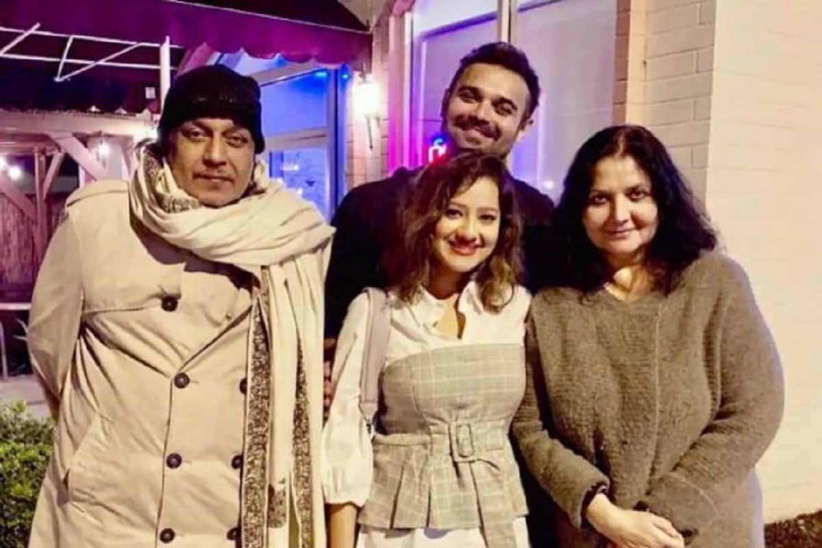 •ধর্ষণের অভিযোগ উঠল মিঠুনের ছেলে মহাক্ষয়ের বিরুদ্ধে৷ সঙ্গে অত্যাচার ও অনিচ্ছাকৃত গর্ভপাতের অভিযোগ করা হয়েছে মিঠুনের স্ত্রী যোগিতাবালীর বিরুদ্ধেও৷ মুম্বই পুলিশের কাছে এই অভিযোগ দায়ের করা হয়েছে৷ •ধর্ষণের অভিযোগ উঠল মিঠুনের ছেলে মহাক্ষয়ের বিরুদ্ধে৷ সঙ্গে অত্যাচার ও অনিচ্ছাকৃত গর্ভপাতের অভিযোগ করা হয়েছে মিঠুনের স্ত্রী যোগিতাবালীর বিরুদ্ধেও৷ মুম্বই পুলিশের কাছে এই অভিযোগ দায়ের করা হয়েছে৷