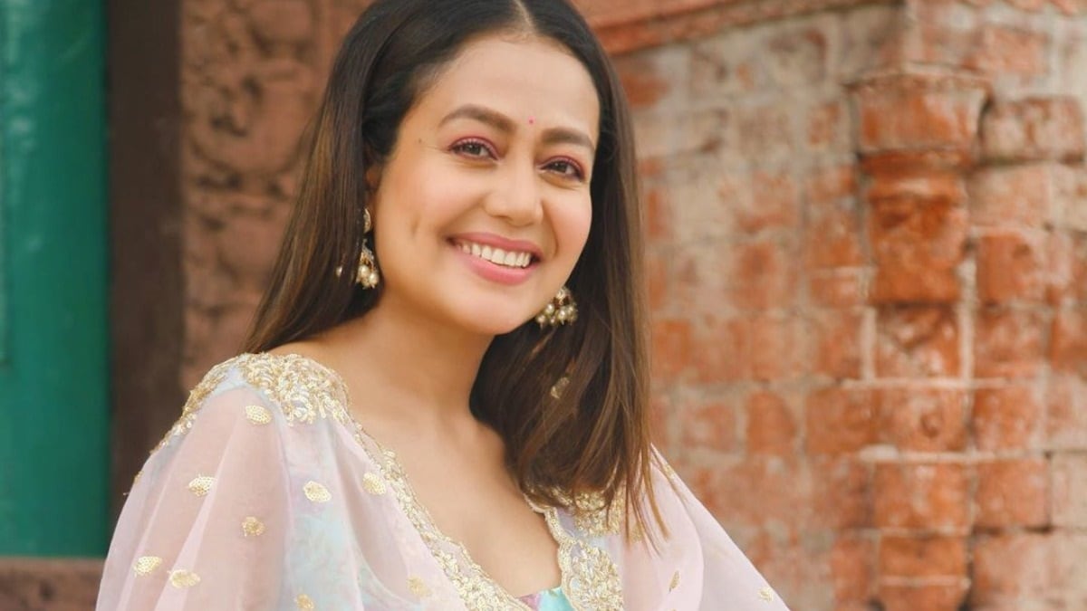 এই খবর জানাজানি হওয়ার পর চমকেছেন নেহার প্রাক্তণ প্রেমিক। তেমনই অবাক হয়েছেন উদিত নারায়ণ। তিনি রিয়ালিটি শোতে এসে বলেছিলেন নেহার জন্য এই শো তিনি দেখেন। সেই সঙ্গে অসাধারণ ট্যালেন্টেড ছেলে মেয়েদের গান তাঁকে মুগ্ধ করে। নেহাকেই পুত্রবধূ হিসেবে দেখতে চান তিনি। তবে নেহার বিয়ে অন্য কারও সঙ্গে হওয়ায় বেশ কিছুটা অবাক হয়েছেন উদিত নারায়ণ। photo source collected এই খবর জানাজানি হওয়ার পর চমকেছেন নেহার প্রাক্তণ প্রেমিক। তেমনই অবাক হয়েছেন উদিত নারায়ণ। তিনি রিয়ালিটি শোতে এসে বলেছিলেন নেহার জন্য এই শো তিনি দেখেন। সেই সঙ্গে অসাধারণ ট্যালেন্টেড ছেলে মেয়েদের গান তাঁকে মুগ্ধ করে। নেহাকেই পুত্রবধূ হিসেবে দেখতে চান তিনি। তবে নেহার বিয়ে অন্য কারও সঙ্গে হওয়ায় বেশ কিছুটা অবাক হয়েছেন উদিত নারায়ণ। photo source collected