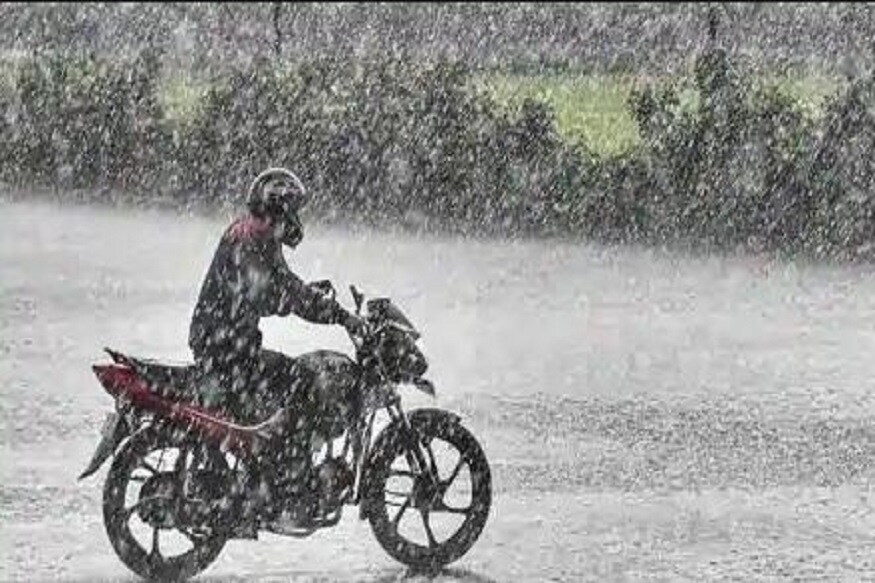 সংস্থা অনুযায়ী, আবারও কেরল ও তামিলনাড়ুতে বৃষ্টিপাতের জন্য দক্ষিণ রাজ্যগুলিতে মিনি বর্ষা সক্রিয় হতে চলেছে। তেলঙ্গানা, ওড়িশায় হালকা বৃষ্টিপাতের সম্ভাবনা রয়েছে। এর সঙ্গেই, ২২ নভেম্বর উঁচু পর্বত অঞ্চলে তুষারপাতের সম্ভাবনা। রাজধানী দিল্লিতে শীতল বাতাস বইতে পারে। রবিবার মধ্যপ্রদেশ, মহারাষ্ট্র এবং ঝাড়খণ্ডেও বৃষ্টিপাতের সম্ভাবনা রয়েছে বলে জানিয়েছে স্কাইমেট। সংস্থা অনুযায়ী, আবারও কেরল ও তামিলনাড়ুতে বৃষ্টিপাতের জন্য দক্ষিণ রাজ্যগুলিতে মিনি বর্ষা সক্রিয় হতে চলেছে। তেলঙ্গানা, ওড়িশায় হালকা বৃষ্টিপাতের সম্ভাবনা রয়েছে। এর সঙ্গেই, ২২ নভেম্বর উঁচু পর্বত অঞ্চলে তুষারপাতের সম্ভাবনা। রাজধানী দিল্লিতে শীতল বাতাস বইতে পারে। রবিবার মধ্যপ্রদেশ, মহারাষ্ট্র এবং ঝাড়খণ্ডেও বৃষ্টিপাতের সম্ভাবনা রয়েছে বলে জানিয়েছে স্কাইমেট।