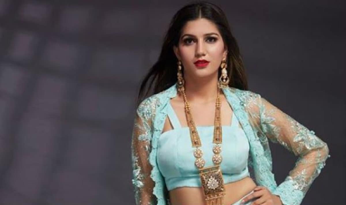 যে শো করতে তিনি নিতেন মাত্র ৩ হাজার টাকা। সেই শো করতেই এখন তিনি নেন ২৫ থেকে ৫০ লাখ টাকা। photo source collected যে শো করতে তিনি নিতেন মাত্র ৩ হাজার টাকা। সেই শো করতেই এখন তিনি নেন ২৫ থেকে ৫০ লাখ টাকা। photo source collected