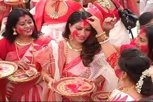 শুধুই কী শৃঙ্গার, নাকি গভীরে লুকিয়ে সিঁদুরের ব্যবহার, জেনে নিন পৌরাণিক গুরুত্ব শুধুই কী শৃঙ্গার, নাকি গভীরে লুকিয়ে সিঁদুরের ব্যবহার, জেনে নিন পৌরাণিক গুরুত্ব