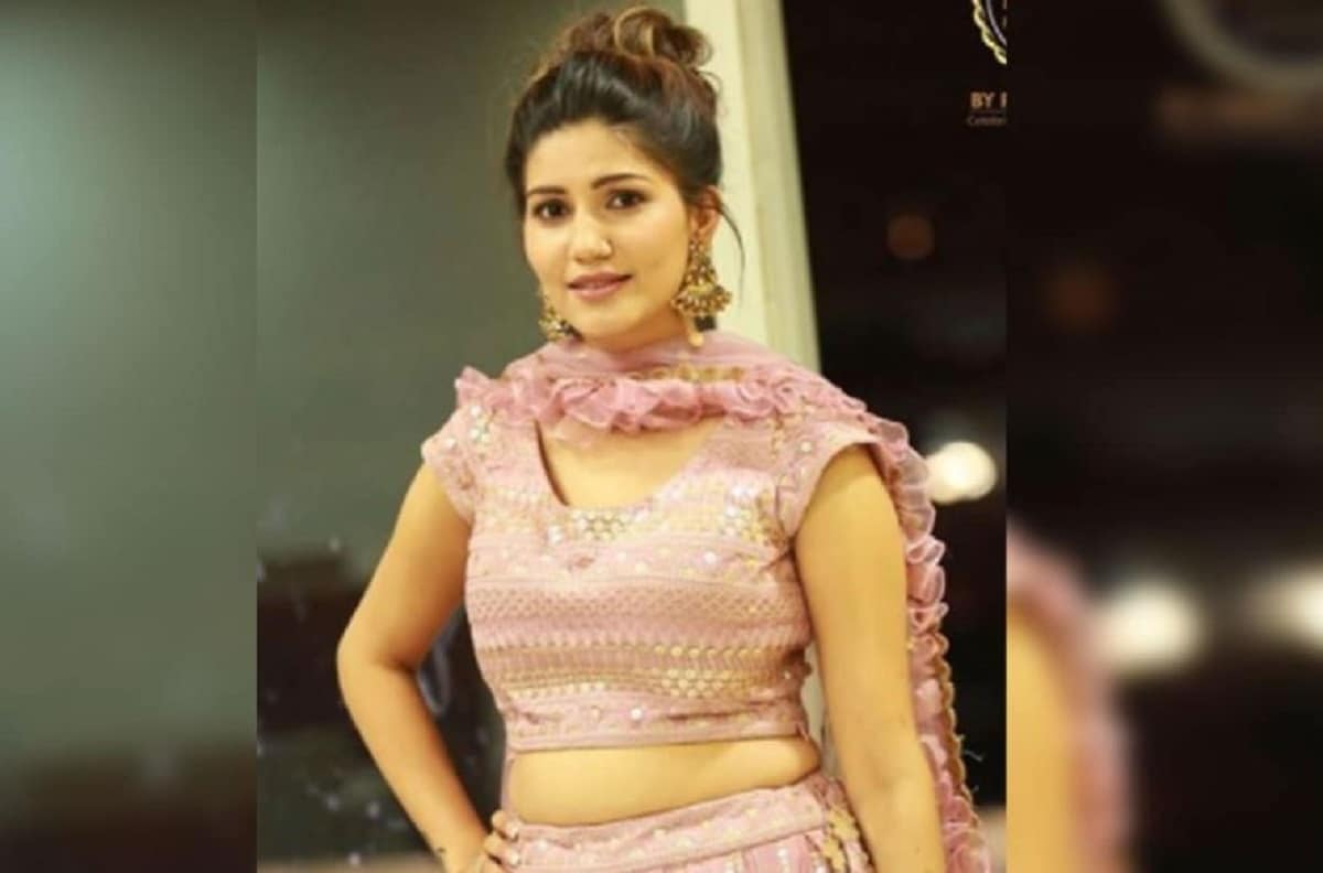 •২০১৬ সালে, আত্মহত্যার চেষ্টা করেছিলেন স্বপ্না৷ সেই নিয়ে বিতর্কের মুখে পড়তে হয়েছিল তাঁকে। আত্মহত্যা করার চেষ্টার পরে তাকে গুরুতর অবস্থায় হাসপাতালে ভর্তি করা হয়েছিল৷ সেখানে বেশ কয়েক দিন ধরে তাঁকে বাঁচার জন্য লড়াই করতে হয়েছিল। •২০১৬ সালে, আত্মহত্যার চেষ্টা করেছিলেন স্বপ্না৷ সেই নিয়ে বিতর্কের মুখে পড়তে হয়েছিল তাঁকে। আত্মহত্যা করার চেষ্টার পরে তাকে গুরুতর অবস্থায় হাসপাতালে ভর্তি করা হয়েছিল৷ সেখানে বেশ কয়েক দিন ধরে তাঁকে বাঁচার জন্য লড়াই করতে হয়েছিল।