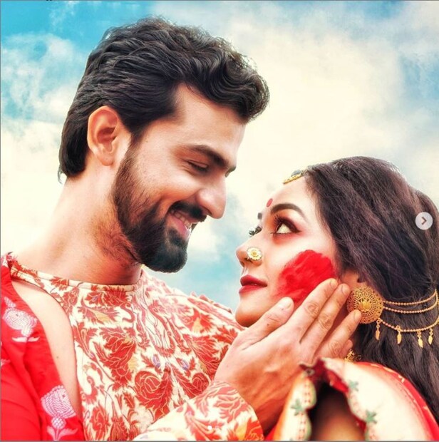 জানা যাচ্ছে, প্রমিতা-রুদ্রর রেজিস্ট্রিতে টালিগঞ্জের অনেকেই সামিল হবেন।
