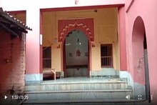 বাড়ি থেকে মন্দিরে আসার জন্য রয়েছে সেতু, সেখানেই ১৭৪ বছর ধরে চলছে দে বাড়ির পুজো