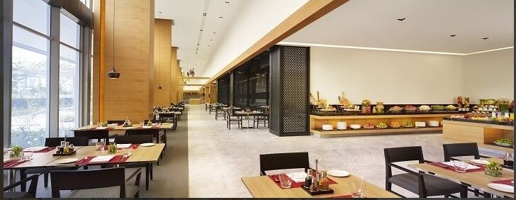 • তাজ বেঙ্গলের পাশাপাশি VIVANTA KOLKATA–তেও পুজোর দিনগুলিতে থাকছে বিশেষ ব্যবস্থা। ২২ থেকে ২৬ অক্টোবর পর্যন্ত এই সুযোগ থাকছে সাধারণ মানুষের জন্য MYNT- এর বুফে-তে পাওয়া যাবে আকর্ষণীয় খাবার। সময় দুপুর ১২.৩০ থেকে ১৬.০০। আর ডিনারের সময় ১৯.৩০ থেকে ০০.০০ পর্যন্ত। খরচ হবে ১২৪৯ টাকা, সঙ্গে ১৮ শতাংশ জিএসটি। • তাজ বেঙ্গলের পাশাপাশি VIVANTA KOLKATA–তেও পুজোর দিনগুলিতে থাকছে বিশেষ ব্যবস্থা। ২২ থেকে ২৬ অক্টোবর পর্যন্ত এই সুযোগ থাকছে সাধারণ মানুষের জন্য MYNT- এর বুফে-তে পাওয়া যাবে আকর্ষণীয় খাবার। সময় দুপুর ১২.৩০ থেকে ১৬.০০। আর ডিনারের সময় ১৯.৩০ থেকে ০০.০০ পর্যন্ত। খরচ হবে ১২৪৯ টাকা, সঙ্গে ১৮ শতাংশ জিএসটি।