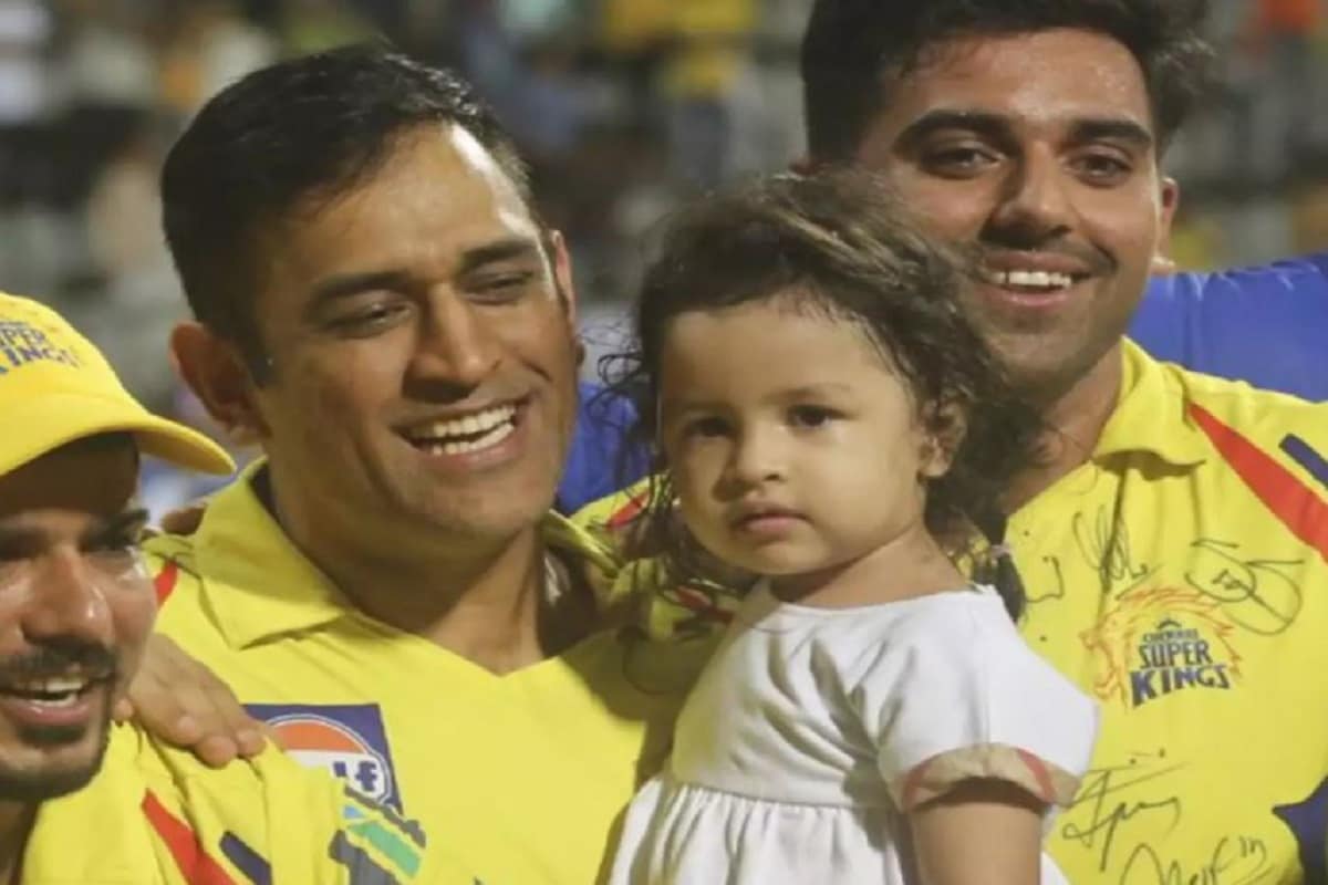 ক্রিকেট ভারতের অন্যতম জনপ্রিয় খেলা৷ তবে এই খেলাকে ঘিরে আবেগ অনেক সময় পরিশীলতার সীমা ছাড়িয়ে যায়৷ ঘৃণ্য পুরুষের মানসকিতা সমস্তরকম আব্রু খুলে ফেলে দিয়ে বেরিয়ে আসে৷ আর যা মানুষকে কলঙ্কিত করে৷ এরকমই হল ফের একবার চেন্নাই সুপার কিংস বনাম কলকাতা নাইট রাইডার্স ম্যাচের পরে৷ Photo- Collected ক্রিকেট ভারতের অন্যতম জনপ্রিয় খেলা৷ তবে এই খেলাকে ঘিরে আবেগ অনেক সময় পরিশীলতার সীমা ছাড়িয়ে যায়৷ ঘৃণ্য পুরুষের মানসকিতা সমস্তরকম আব্রু খুলে ফেলে দিয়ে বেরিয়ে আসে৷ আর যা মানুষকে কলঙ্কিত করে৷ এরকমই হল ফের একবার চেন্নাই সুপার কিংস বনাম কলকাতা নাইট রাইডার্স ম্যাচের পরে৷ Photo- Collected