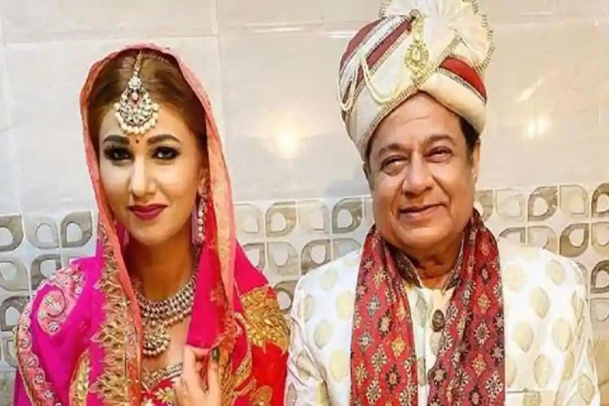 •বিগ বস ১২-র প্রতিযোগী জসলিন মাথারু ও অনুপ জলোটার বিয়ের ছবি দেখে সকলেই অবাক! বৃহস্পতিবার বর-কনের সাজে তাঁর ও অনুপ জলোটার ছবি প্রকাশ্যে আনেন জসলিন৷ তারপর থেকেই জল্পনা শুরু৷ ভক্তরা জানতে চান যে, সত্যিই কী তাঁদের বিয়ে হয়েছে?এর আগে এই জুটির প্রেম নিয়ে হয়েছিল বিস্তর চর্চা৷ বিগবসের বাড়ি থেকেই হয়েছিল শুরু৷ •বিগ বস ১২-র প্রতিযোগী জসলিন মাথারু ও অনুপ জলোটার বিয়ের ছবি দেখে সকলেই অবাক! বৃহস্পতিবার বর-কনের সাজে তাঁর ও অনুপ জলোটার ছবি প্রকাশ্যে আনেন জসলিন৷ তারপর থেকেই জল্পনা শুরু৷ ভক্তরা জানতে চান যে, সত্যিই কী তাঁদের বিয়ে হয়েছে?এর আগে এই জুটির প্রেম নিয়ে হয়েছিল বিস্তর চর্চা৷ বিগবসের বাড়ি থেকেই হয়েছিল শুরু৷