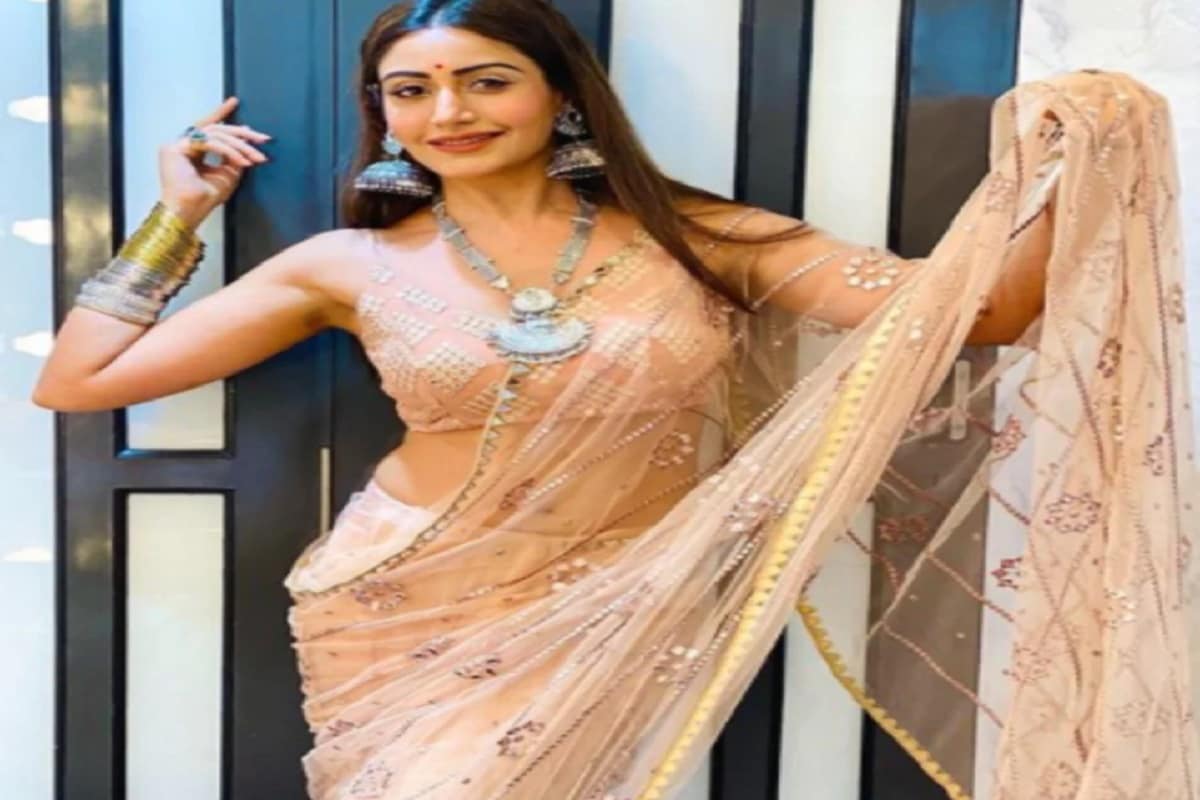 ছোট পর্দায় প্রথম ব্রেক পেয়েছিলেন কুবুল হ্যায় শোয়ের মাধ্যমে ৷ এই ধারাবাহিকের পরেই আকাশছোঁয়া সাফল্য পেয়েছেন সুরভি চন্দনা ৷ এরপরে স্টারপ্লাসের ধারাবাহিক ইশকবাজে অনিতা চরিত্রে অভিনয় করে সবার মন জয় করেছেন ৷ @officialsurbhic/Instagram. ছোট পর্দায় প্রথম ব্রেক পেয়েছিলেন কুবুল হ্যায় শোয়ের মাধ্যমে ৷ এই ধারাবাহিকের পরেই আকাশছোঁয়া সাফল্য পেয়েছেন সুরভি চন্দনা ৷ এরপরে স্টারপ্লাসের ধারাবাহিক ইশকবাজে অনিতা চরিত্রে অভিনয় করে সবার মন জয় করেছেন ৷ @officialsurbhic/Instagram.