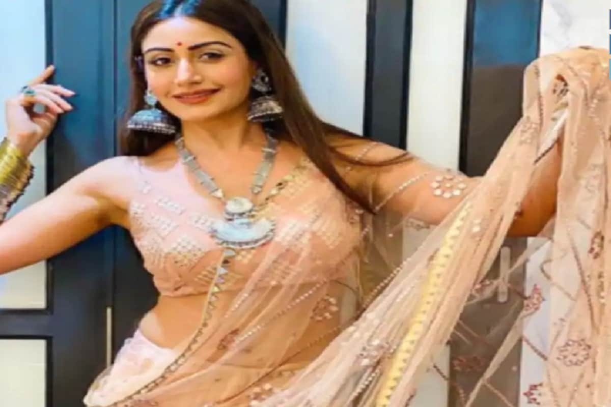 নেটের শাড়ি অত্যন্ত সুন্দর লাগছে সুরভি চন্দনাকে ৷ সঙ্গে গয়না বাড়তি মাত্রা যোগ করেছে ৷ @officialsurbhic/Instagram নেটের শাড়ি অত্যন্ত সুন্দর লাগছে সুরভি চন্দনাকে ৷ সঙ্গে গয়না বাড়তি মাত্রা যোগ করেছে ৷ @officialsurbhic/Instagram