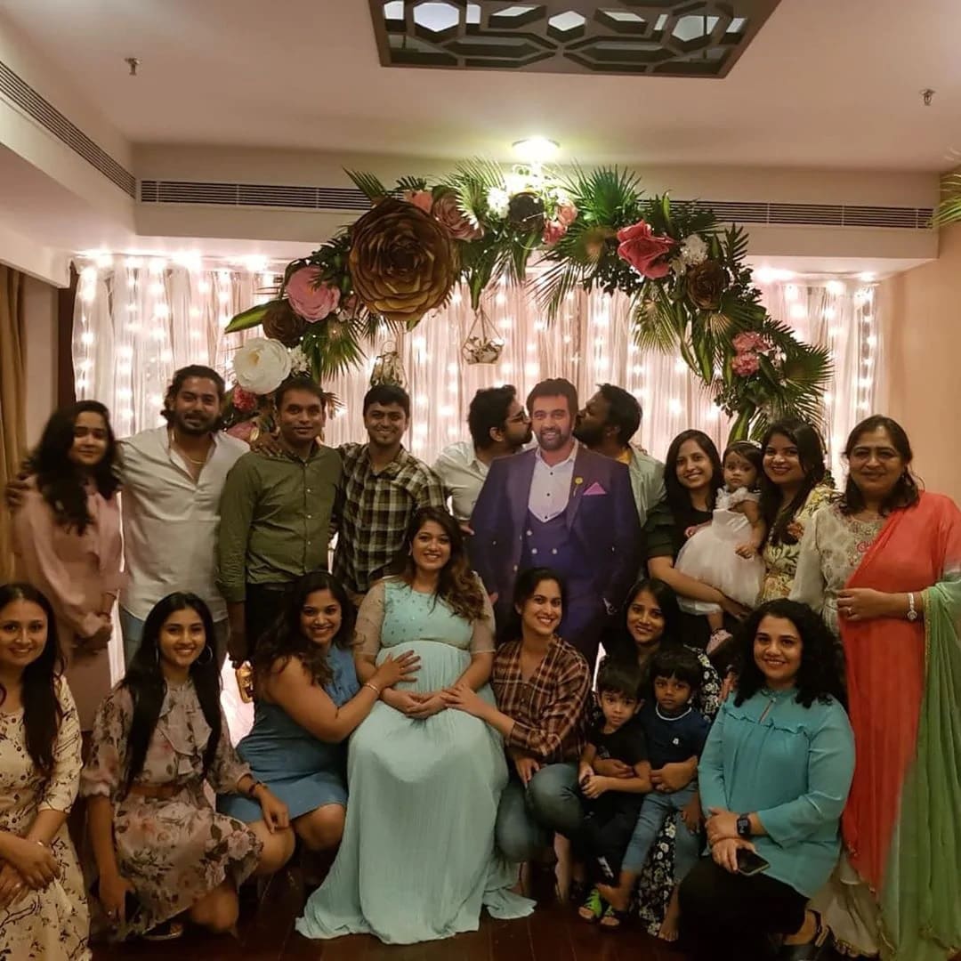 • চলতি মাসের প্রথম দিকে সাধ ভক্ষণের অনুষ্ঠান ছিল মেঘনার। সেখানে চিরঞ্জীবের কাটআউট রেখে নিয়েই গোটা অনুষ্ঠান পালন করেছেন মেঘনা। ছবি: সংগৃহীত। • চলতি মাসের প্রথম দিকে সাধ ভক্ষণের অনুষ্ঠান ছিল মেঘনার। সেখানে চিরঞ্জীবের কাটআউট রেখে নিয়েই গোটা অনুষ্ঠান পালন করেছেন মেঘনা। ছবি: সংগৃহীত।