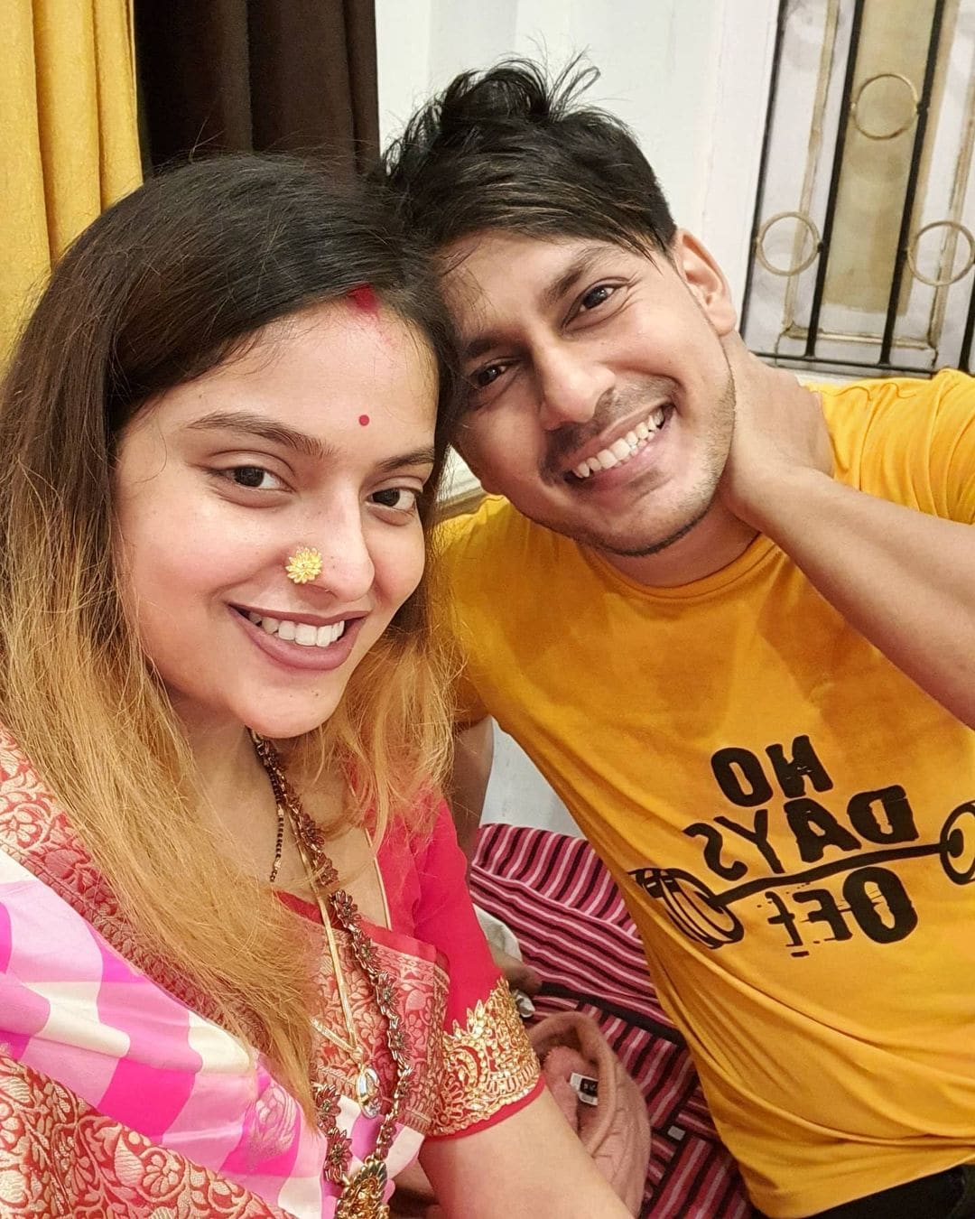 • এ বার সুখবর এল ওম-তোড়া’র সাজানো সংসারের অন্দরমহল থেকে । এ বার সম্পূর্ণ হতে চলেছে তাঁদের সংসার । কারণ মা হতে চলেছেন মধুবনী । আর এই সুখবরটি নিজেই সোশ্যাল মিডিয়ায় জানিয়েছেন অভিনেত্রী । ছবি: ইনস্টাগ্রাম । • এ বার সুখবর এল ওম-তোড়া’র সাজানো সংসারের অন্দরমহল থেকে । এ বার সম্পূর্ণ হতে চলেছে তাঁদের সংসার । কারণ মা হতে চলেছেন মধুবনী । আর এই সুখবরটি নিজেই সোশ্যাল মিডিয়ায় জানিয়েছেন অভিনেত্রী । ছবি: ইনস্টাগ্রাম ।