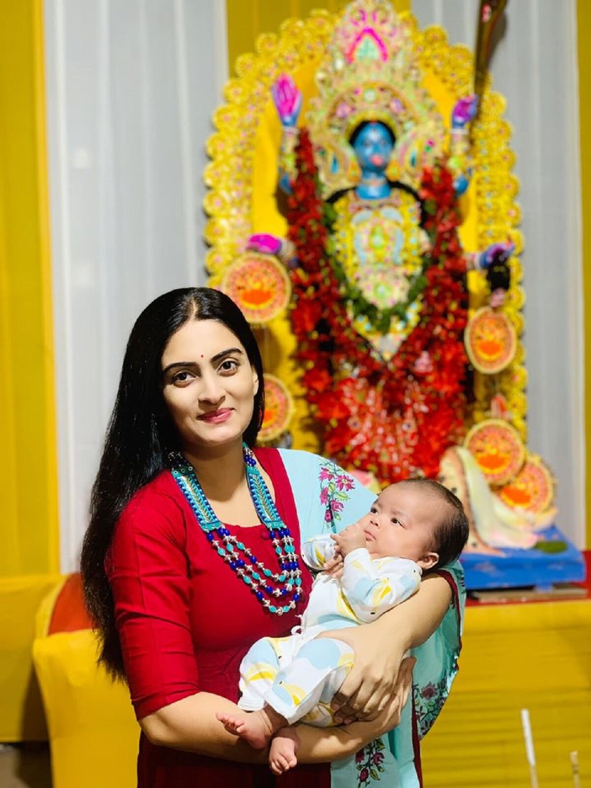  Posting pictures with the girl, he also wished everyone a happy Diwali