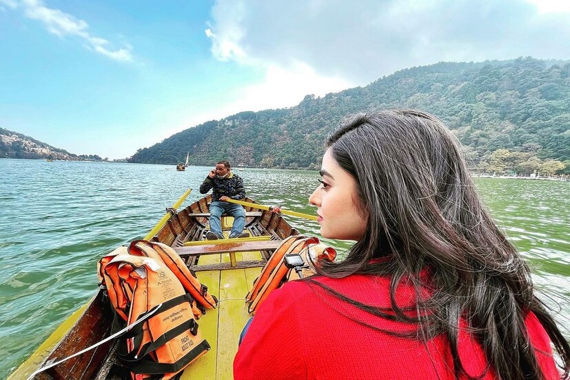 •হ্যাশট্যাগ নৈনিতাল ডায়রিজ দিয়ে একের পর এক ছবি পোস্ট করছেন তিনি৷ 